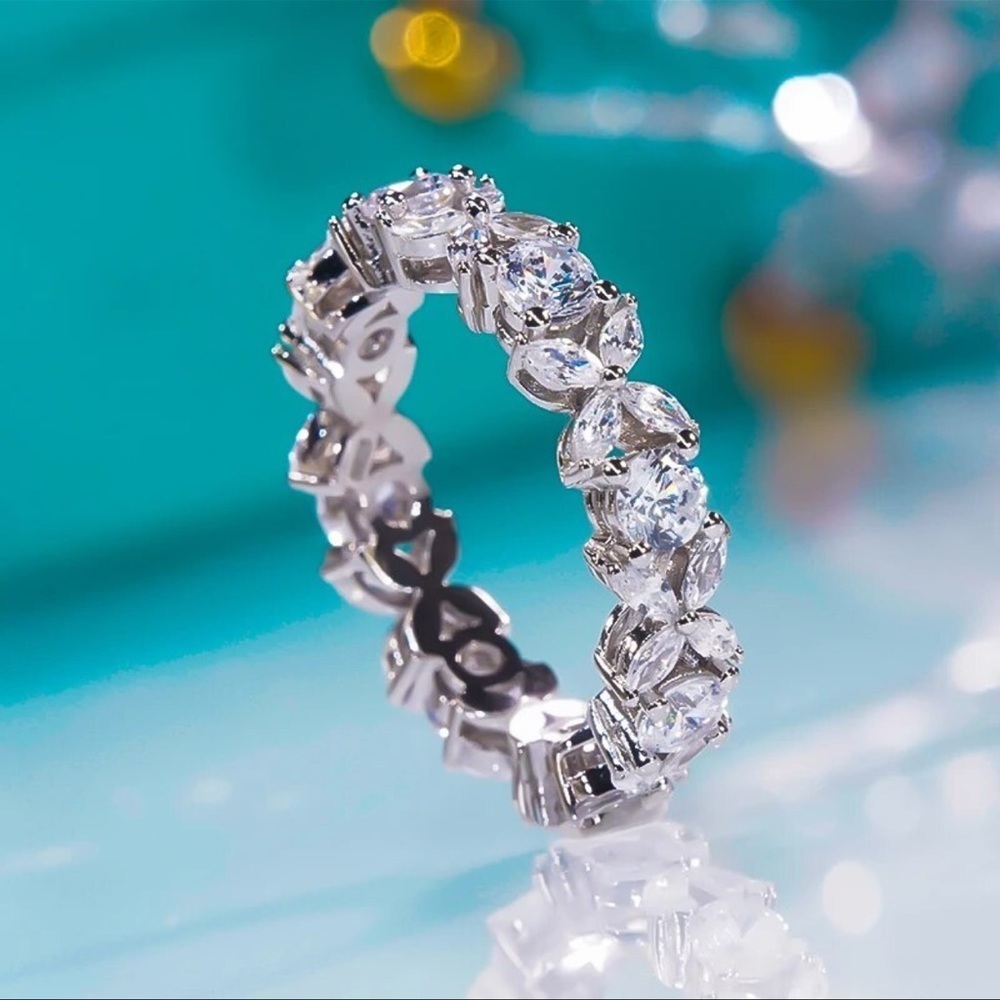 Gorgeous Ring! - Picture 7 of 17